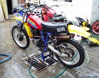 SUZUKI DR 400