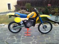 Suzuki RM 465