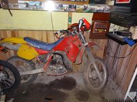 Jawa na dostavbu + Honda